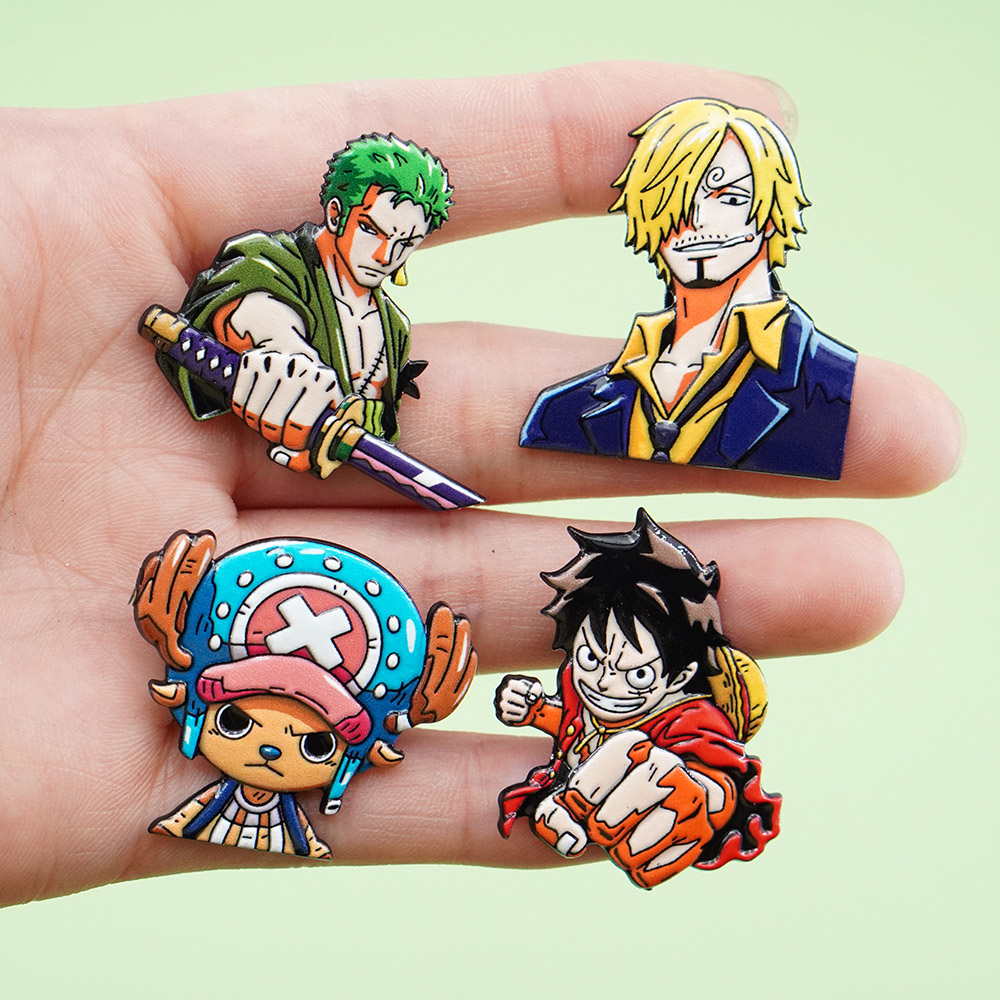 4-teiliges Cartoon ONE PIECE L – Tuxedo Lapel Pin Bewertung und Preis